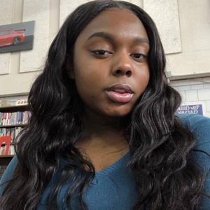 Meet your Posher, Alexis